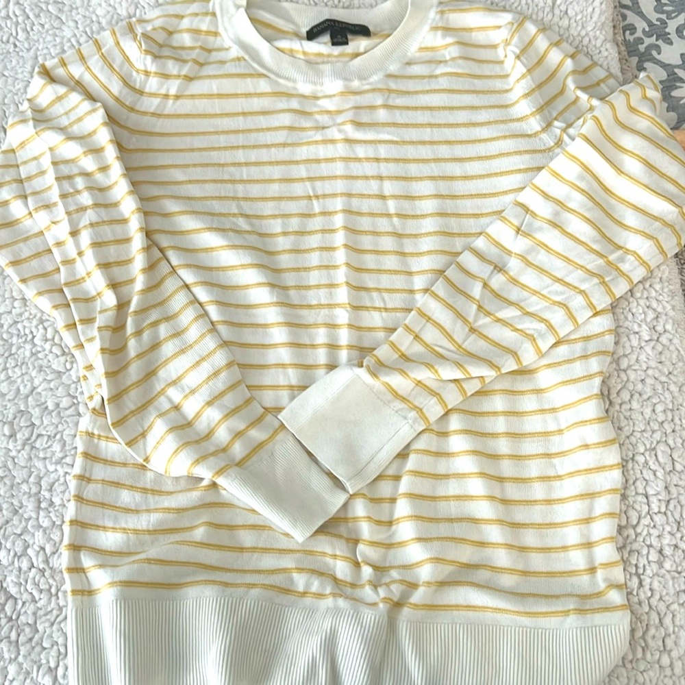 Women’s lightweight sweater